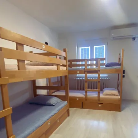 Bgd Downtown Hostel *