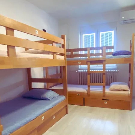 Bgd Downtown Hostel Βελιγράδι